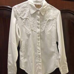 New with tags, size medium, white Scully shirt, snap buttons, embroidered